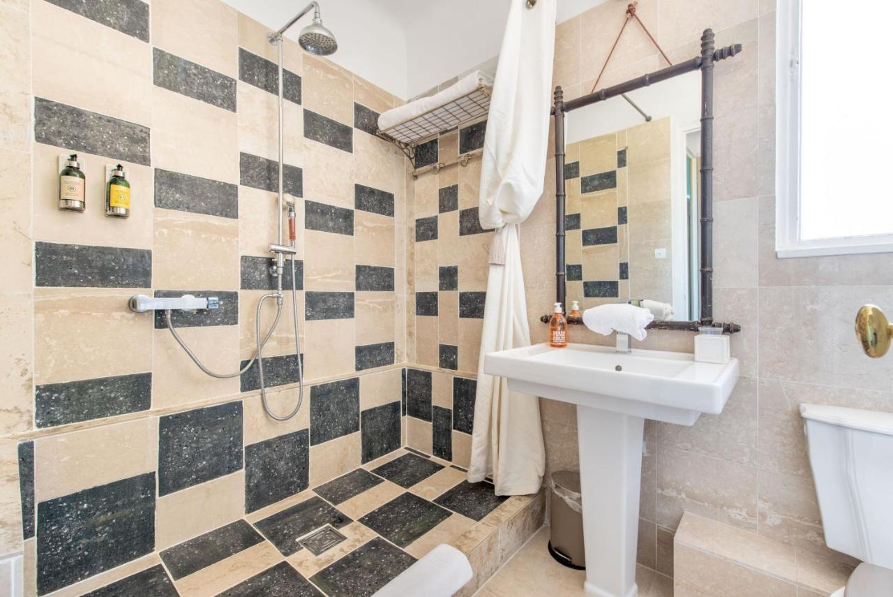 Chambres D'Hotes Astoria Villaカシ エクステリア 写真